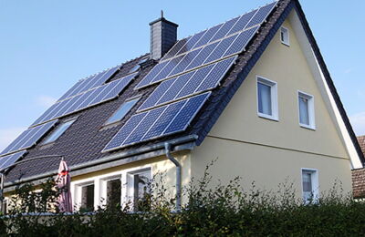 Fertighaussanierung mit PV-Anlage (Okal-Haus) bei Hannover in Niedersachsen Fertighaussanierung mit PV-Anlage (Okal-Haus) bei Hannover in Niedersachsen